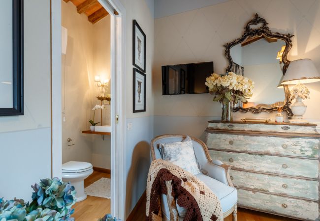 Villa à Montecarlo - VILLA GIANNA, the Secret Interior Designer's Private Retreat with Pool Villa à Montecarlo - VILLA GIANNA, the Secret Interior Designer's Private Retreat with Pool