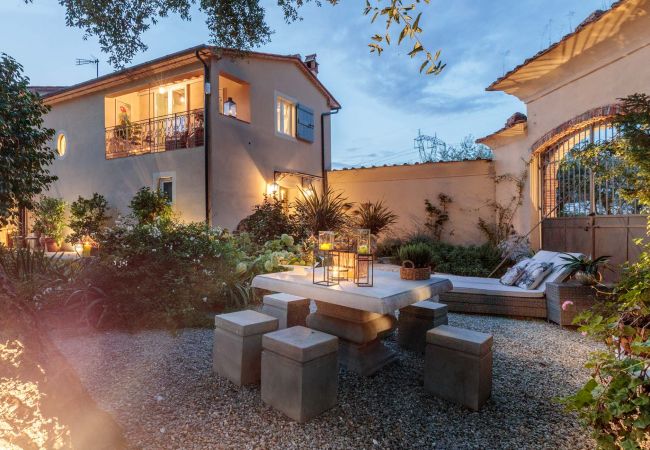 Villa à Montecarlo - VILLA GIANNA, the Secret Interior Designer's Private Retreat with Pool Villa à Montecarlo - VILLA GIANNA, the Secret Interior Designer's Private Retreat with Pool