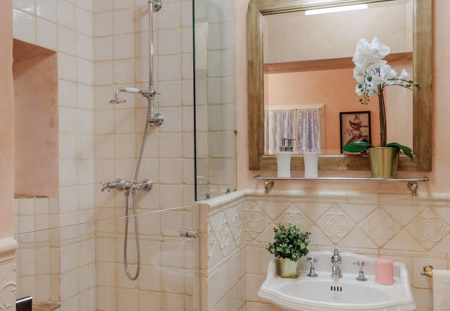 Appartement à Lucca - CASA KATHY: Smart and Convenient Luxury 2 Bedrooms Apartment inside the City Walls Appartement à Lucca - CASA KATHY: Smart and Convenient Luxury 2 Bedrooms Apartment inside the City Walls