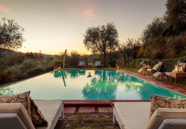 Villa à Lucca - Villa Gufo The Place to Be. Panoramic Private Pool with a Lucca View and Private Tennis Court Villa à Lucca - Villa Gufo The Place to Be. Panoramic Private Pool with a Lucca View and Private Tennis Court