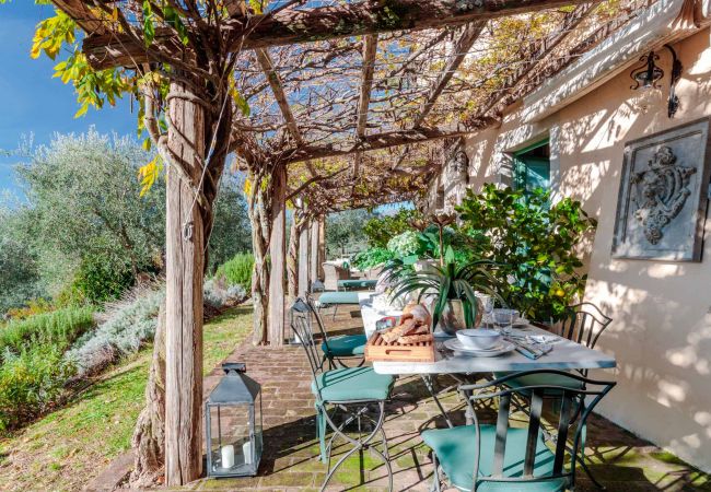 Villa à Lucca - Villa Gufo The Place to Be. Panoramic Private Pool with a Lucca View and Private Tennis Court Villa à Lucca - Villa Gufo The Place to Be. Panoramic Private Pool with a Lucca View and Private Tennis Court