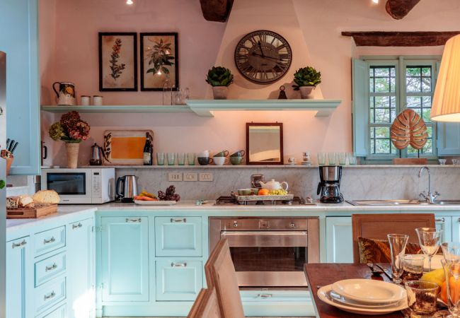 Villa à Lucca - Villa Gufo The Place to Be. Panoramic Private Pool with a Lucca View and Private Tennis Court Villa à Lucca - Villa Gufo The Place to Be. Panoramic Private Pool with a Lucca View and Private Tennis Court