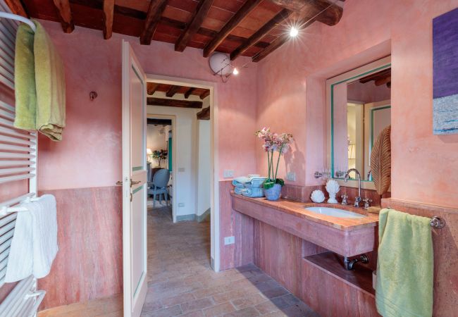 Villa à Lucca - Villa Gufo The Place to Be. Panoramic Private Pool with a Lucca View and Private Tennis Court Villa à Lucca - Villa Gufo The Place to Be. Panoramic Private Pool with a Lucca View and Private Tennis Court