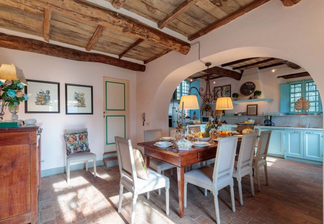 Villa à Lucca - Villa Gufo The Place to Be. Panoramic Private Pool with a Lucca View and Private Tennis Court Villa à Lucca - Villa Gufo The Place to Be. Panoramic Private Pool with a Lucca View and Private Tennis Court