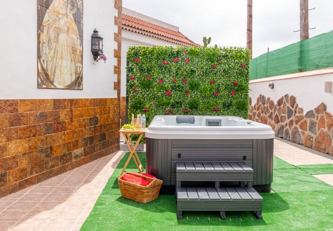 Maison à Moya - Mari House With Jacuzzi and BBQ by CanariasGetaway Maison à Moya - Mari House With Jacuzzi and BBQ by CanariasGetaway