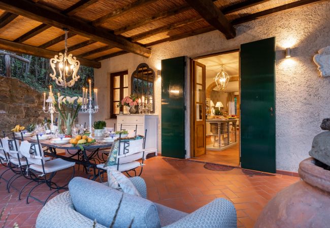 Villa à Lucca - VILLA ARSINA, Modern Italian Tradition. Private Pool Villa à Lucca - VILLA ARSINA, Modern Italian Tradition. Private Pool