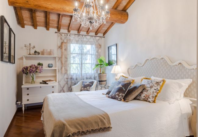 Villa à Lucca - VILLA ARSINA, Modern Italian Tradition. Private Pool Villa à Lucca - VILLA ARSINA, Modern Italian Tradition. Private Pool