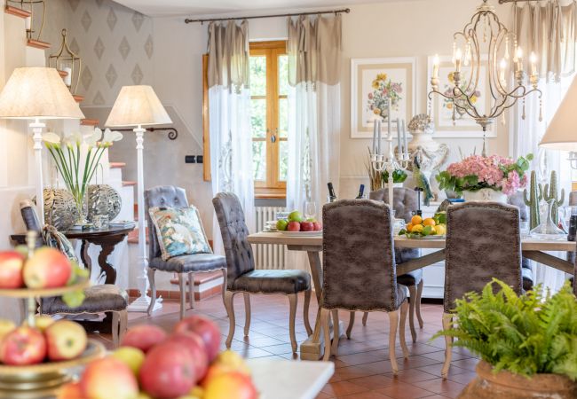 Villa à Lucca - VILLA ARSINA, Modern Italian Tradition. Private Pool Villa à Lucca - VILLA ARSINA, Modern Italian Tradition. Private Pool