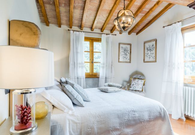 Villa à Lucca - VILLA ARSINA, Modern Italian Tradition. Private Pool Villa à Lucca - VILLA ARSINA, Modern Italian Tradition. Private Pool