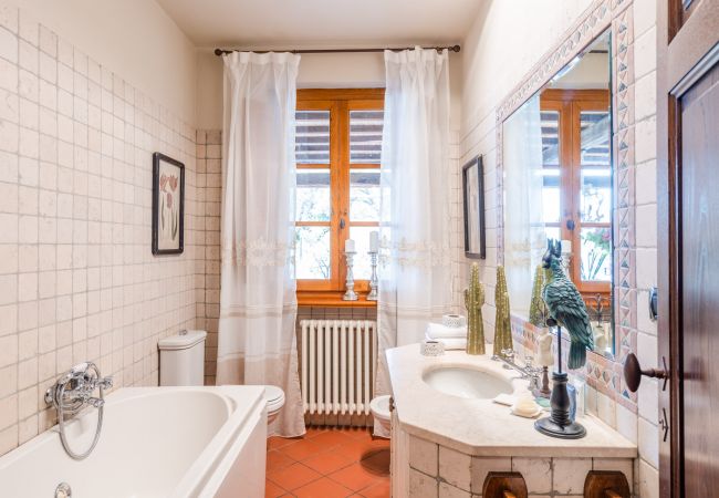 Villa à Lucca - VILLA ARSINA, Modern Italian Tradition. Private Pool Villa à Lucca - VILLA ARSINA, Modern Italian Tradition. Private Pool