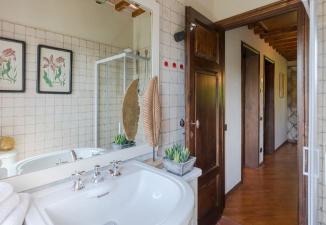 Villa à Lucca - VILLA ARSINA, Modern Italian Tradition. Private Pool Villa à Lucca - VILLA ARSINA, Modern Italian Tradition. Private Pool