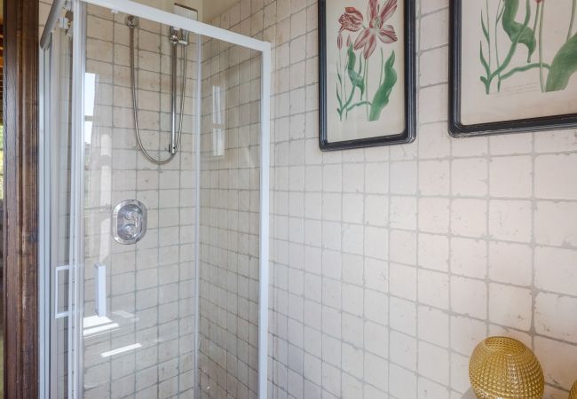 Villa à Lucca - VILLA ARSINA, Modern Italian Tradition. Private Pool Villa à Lucca - VILLA ARSINA, Modern Italian Tradition. Private Pool