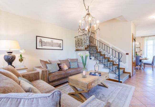 Villa à Lucca - Nonna Bianca, a Genuine Farmhouse in Sant'Alessio, Lucca Villa à Lucca - Nonna Bianca, a Genuine Farmhouse in Sant'Alessio, Lucca