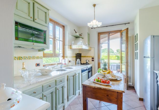 Villa à Lucca - Nonna Bianca, a Genuine Farmhouse in Sant'Alessio, Lucca Villa à Lucca - Nonna Bianca, a Genuine Farmhouse in Sant'Alessio, Lucca