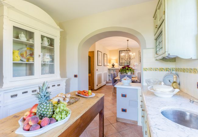 Villa à Lucca - Nonna Bianca, a Genuine Farmhouse in Sant'Alessio, Lucca Villa à Lucca - Nonna Bianca, a Genuine Farmhouse in Sant'Alessio, Lucca