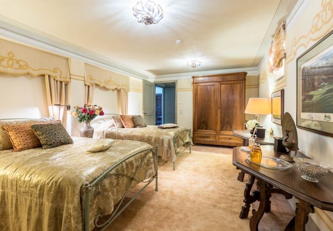 Villa à Lucca - Luxury Wine Estate Villa Framed Among Lucca' Hills Villa à Lucca - Luxury Wine Estate Villa Framed Among Lucca' Hills