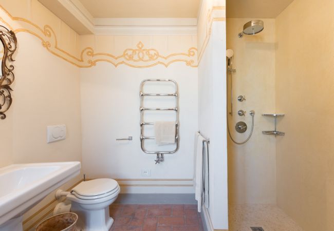 Villa à Lucca - Luxury Wine Estate Villa Framed Among Lucca' Hills Villa à Lucca - Luxury Wine Estate Villa Framed Among Lucca' Hills