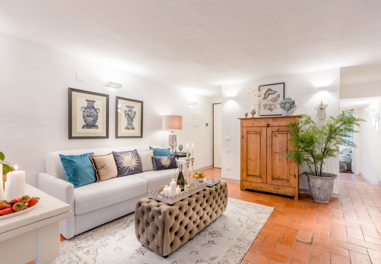 Appartement à Lucques - A Million Dollar's View: the Lucca Colosseum. Luxury 1 bedroom 1 Bathroom Apartment Appartement à Lucques - A Million Dollar's View: the Lucca Colosseum. Luxury 1 bedroom 1 Bathroom Apartment