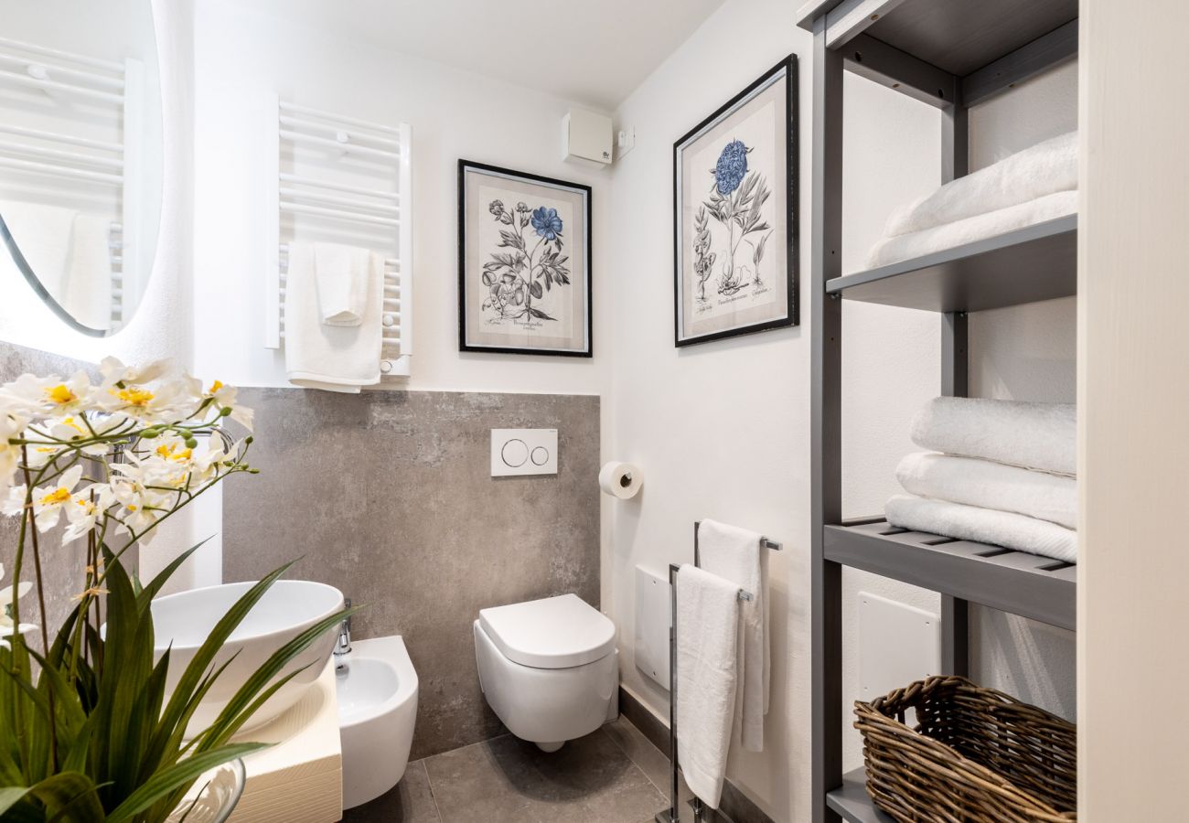 Appartement à Lucques - A Million Dollar's View: the Lucca Colosseum. Luxury 1 bedroom 1 Bathroom Apartment Appartement à Lucques - A Million Dollar's View: the Lucca Colosseum. Luxury 1 bedroom 1 Bathroom Apartment