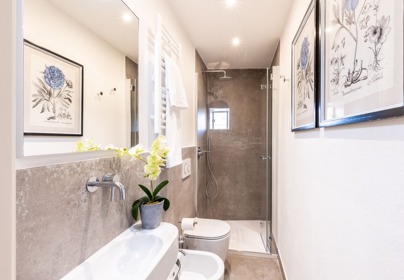 Appartement à Lucques - A Million Dollar's View: the Lucca Colosseum. Luxury 1 bedroom 1 Bathroom Apartment Appartement à Lucques - A Million Dollar's View: the Lucca Colosseum. Luxury 1 bedroom 1 Bathroom Apartment