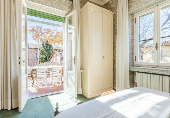 Appartement à Lucca - Simple Convenient 3 bedrooms apartment + parking Appartement à Lucca - Simple Convenient 3 bedrooms apartment + parking