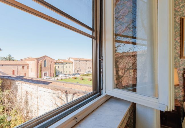 Appartement à Lucca - Simple Convenient 3 bedrooms apartment + parking Appartement à Lucca - Simple Convenient 3 bedrooms apartment + parking