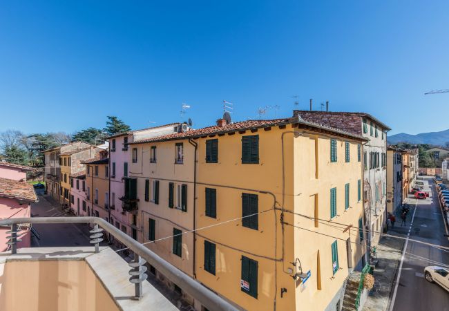 Appartement à Lucca - Simple Convenient 3 bedrooms apartment + parking Appartement à Lucca - Simple Convenient 3 bedrooms apartment + parking