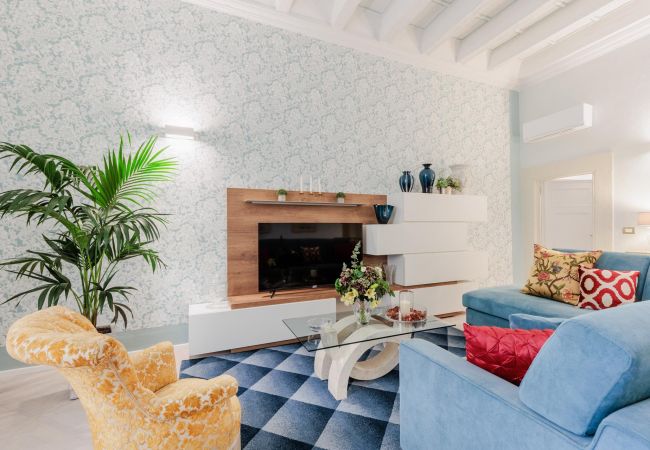 Appartement à Lucques - Luxury 3 Bedrooms Apartment with Elevator inside Lucca by the Main Square Piazza San Michele  Appartement à Lucques - Luxury 3 Bedrooms Apartment with Elevator inside Lucca by the Main Square Piazza San Michele