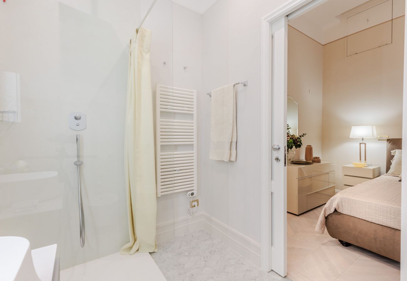 Appartement à Lucques - Luxury 3 Bedrooms Apartment with Elevator inside Lucca by the Main Square Piazza San Michele  Appartement à Lucques - Luxury 3 Bedrooms Apartment with Elevator inside Lucca by the Main Square Piazza San Michele
