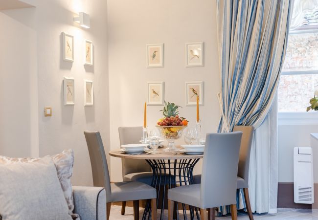 Appartement à Lucca - Luxury 1 Bedroom Apartment with Elevator inside the Walls of Lucca by the Main Square Piazza San Michele Appartement à Lucca - Luxury 1 Bedroom Apartment with Elevator inside the Walls of Lucca by the Main Square Piazza San Michele