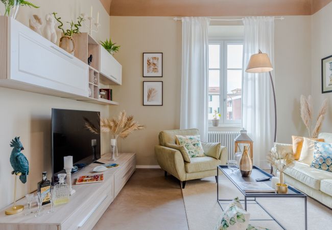 Appartement à Lucca - Casa Gina, a modern charming urban retreat with free parking by the train station and the Walls of Lucca Appartement à Lucca - Casa Gina, a modern charming urban retreat with free parking by the train station and the Walls of Lucca