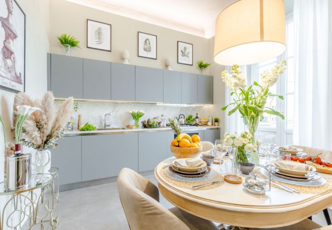 Appartement à Lucca - Casa Gina, a modern charming urban retreat with free parking by the train station and the Walls of Lucca Appartement à Lucca - Casa Gina, a modern charming urban retreat with free parking by the train station and the Walls of Lucca
