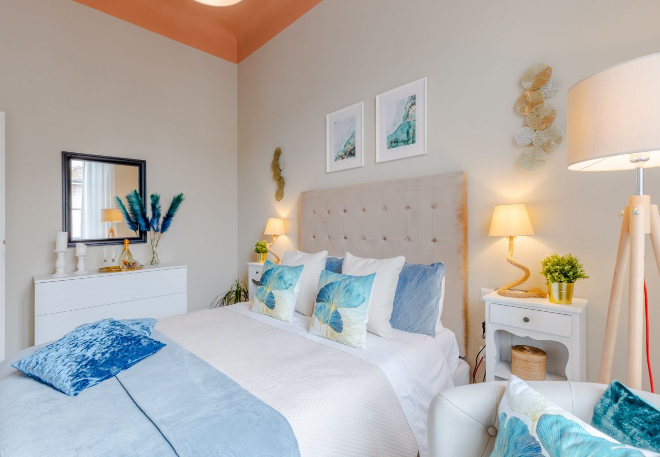 Appartement à Lucques - Casa Gina, a modern charming urban retreat with free parking by the train station and the Walls of Lucca Appartement à Lucques - Casa Gina, a modern charming urban retreat with free parking by the train station and the Walls of Lucca