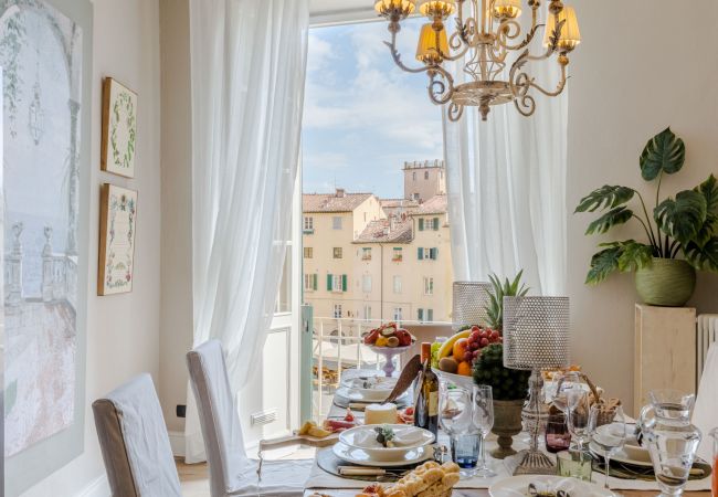 Appartement à Lucca - Luxury 3 bedrooms Apartment Amazing Views over the Amphiteatre Square inside the Walls of Lucca Appartement à Lucca - Luxury 3 bedrooms Apartment Amazing Views over the Amphiteatre Square inside the Walls of Lucca