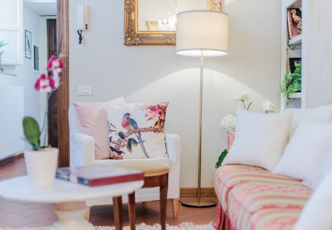 Appartement à Lucca - The Garden Along The Stream, romantic apartment with private garden inside the walls of Lucca Appartement à Lucca - The Garden Along The Stream, romantic apartment with private garden inside the walls of Lucca