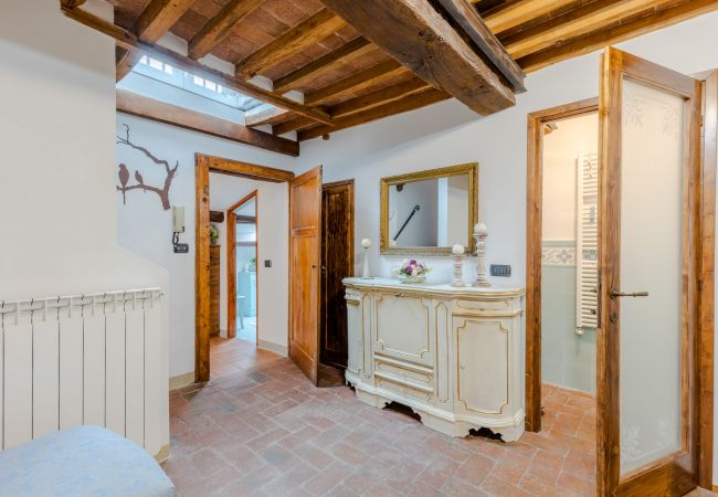 Appartement à Lucca - Casa La Guardia, a Classic 3 bedrooms Panoramic Apartment inside a Medieval tower dating back to 1100s within the Walls of Lucca Appartement à Lucca - Casa La Guardia, a Classic 3 bedrooms Panoramic Apartment inside a Medieval tower dating back to 1100s within the Walls of Lucca