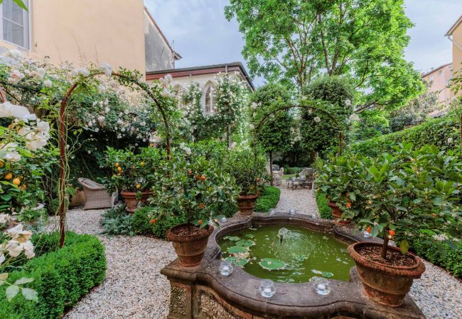 Appartement à Lucca - Luxury Apartment with Private Garden inside Lucca Appartement à Lucca - Luxury Apartment with Private Garden inside Lucca