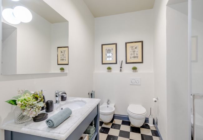 Appartement à Lucca - Smart and Luxury 2 bedrooms 2 bathrooms first floor apartment centrally located inside the walls of Lucca Appartement à Lucca - Smart and Luxury 2 bedrooms 2 bathrooms first floor apartment centrally located inside the walls of Lucca