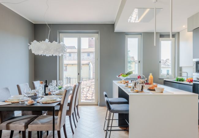 Appartement à Lucca - 2 bedrooms Modern Penthouse with View in Lucca Appartement à Lucca - 2 bedrooms Modern Penthouse with View in Lucca