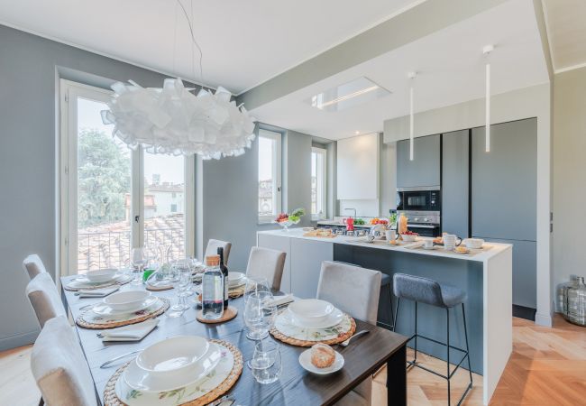 Appartement à Lucca - 2 bedrooms Modern Penthouse with View in Lucca Appartement à Lucca - 2 bedrooms Modern Penthouse with View in Lucca