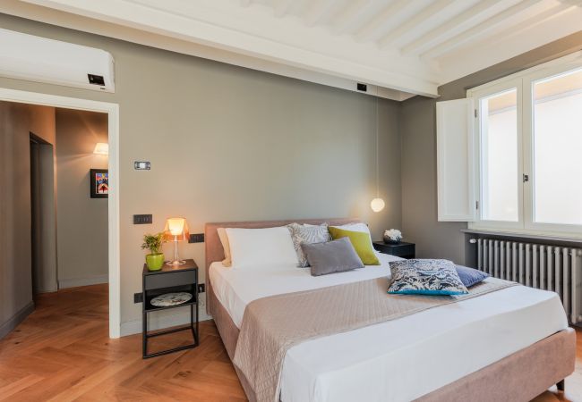 Appartement à Lucca - 2 bedrooms Modern Penthouse with View in Lucca Appartement à Lucca - 2 bedrooms Modern Penthouse with View in Lucca