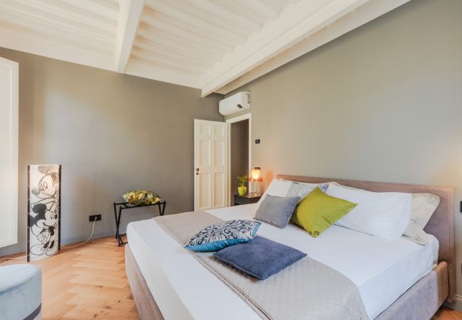 Appartement à Lucca - 2 bedrooms Modern Penthouse with View in Lucca Appartement à Lucca - 2 bedrooms Modern Penthouse with View in Lucca