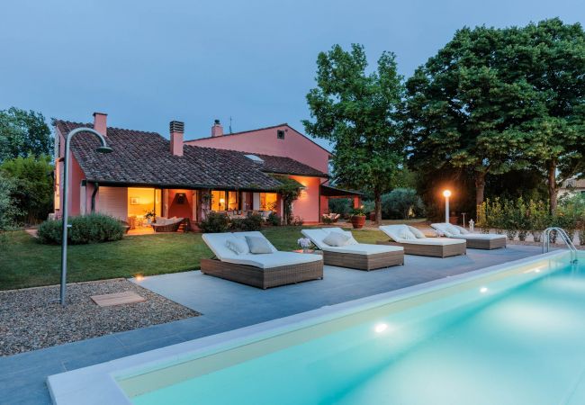 villa à Bientina - Spacious 6 bedrooms Villa with Private Pool on the Tuscan Hills of Santa Colomba by Pontedera and Bientina
