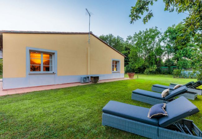 Villa à Lucca - Charming Cottage with Private Pool in Lucca Villa à Lucca - Charming Cottage with Private Pool in Lucca