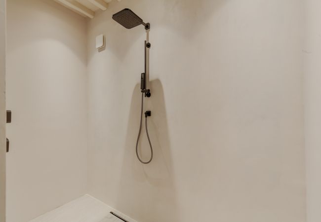 Villa à Lucca - Tramonto Farmhouse, a Luxury Retreat and a Contemporary Story of Tradition Villa à Lucca - Tramonto Farmhouse, a Luxury Retreat and a Contemporary Story of Tradition