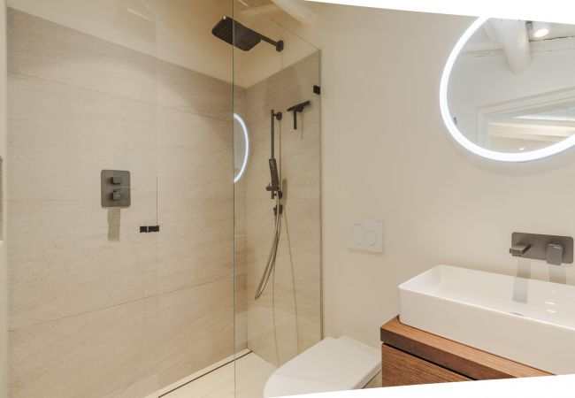 Villa à Lucca - Tramonto Farmhouse, a Luxury Retreat and a Contemporary Story of Tradition Villa à Lucca - Tramonto Farmhouse, a Luxury Retreat and a Contemporary Story of Tradition