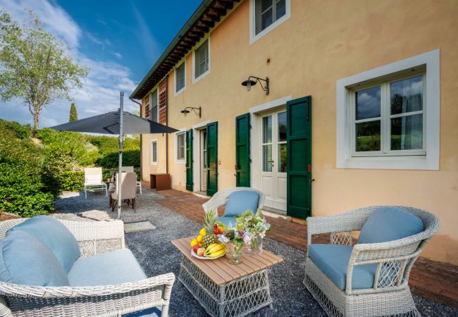 Appartement à Monte San quirico - One Bedroom Farmhouse Apartment with shared Pool in Fattoria Sardi Wine Resort in Lucca Appartement à Monte San quirico - One Bedroom Farmhouse Apartment with shared Pool in Fattoria Sardi Wine Resort in Lucca