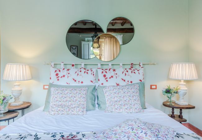 Appartement à Monte San quirico - One Bedroom Farmhouse Apartment with shared Pool in Fattoria Sardi Wine Resort in Lucca Appartement à Monte San quirico - One Bedroom Farmhouse Apartment with shared Pool in Fattoria Sardi Wine Resort in Lucca