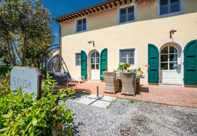 Appartement à Monte San quirico - Elisa Farmhouse Apartment in Wine Resort in Lucca Appartement à Monte San quirico - Elisa Farmhouse Apartment in Wine Resort in Lucca