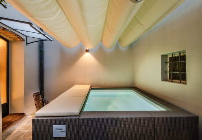 Appartement à Lucca - A private outdoor, 2 Bedrooms and a Pool inside Lucca Appartement à Lucca - A private outdoor, 2 Bedrooms and a Pool inside Lucca
